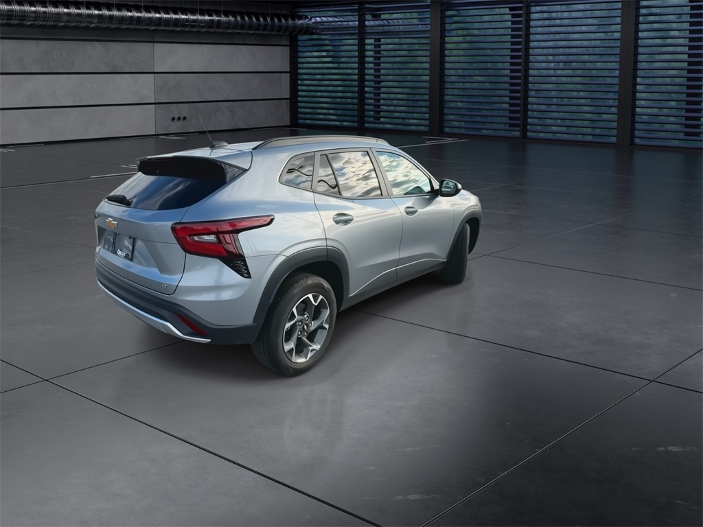 2024 Chevrolet Trax LT photo 7