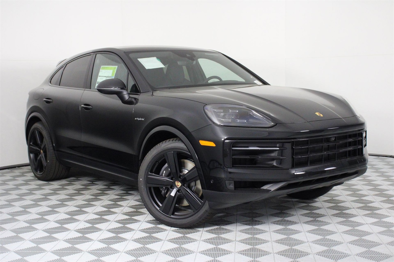 2025 Porsche Cayenne E-Hybrid photo 9