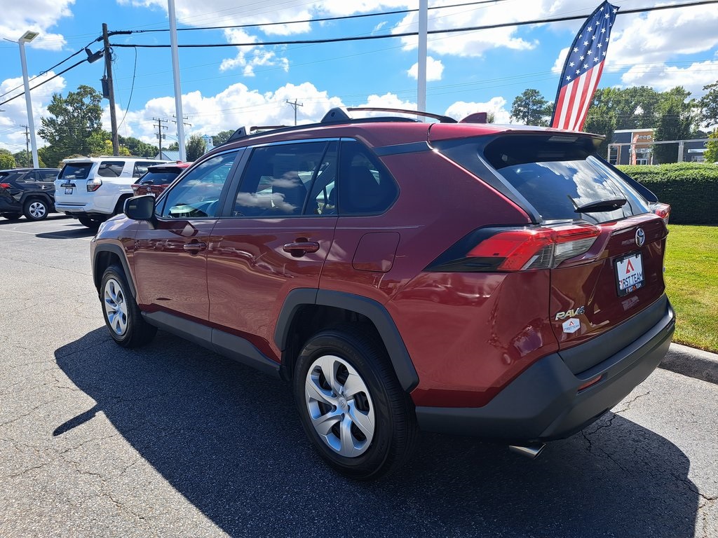 2020 Toyota RAV4 LE photo 10