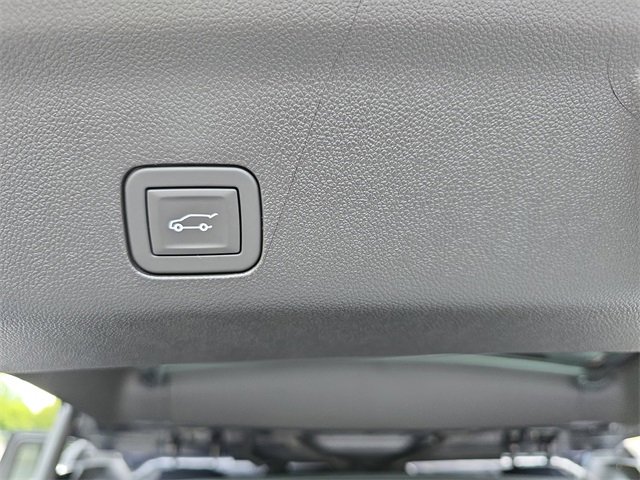 2025 Chevrolet Suburban Premier photo 14