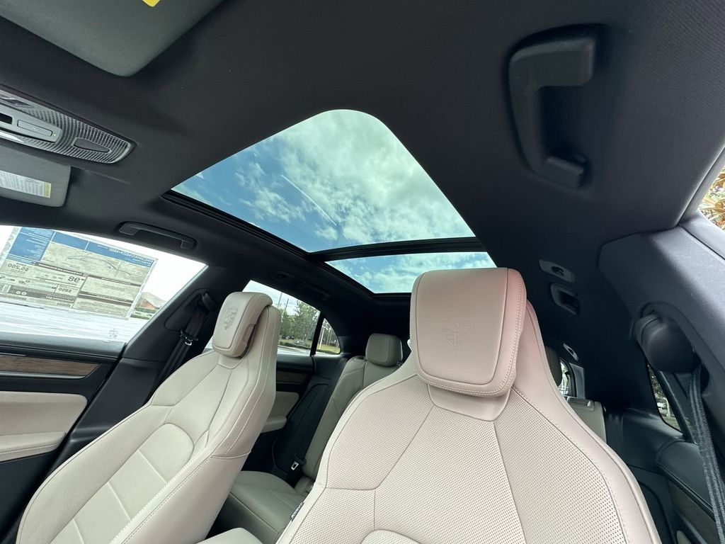2025 Porsche Macan Electric 4 photo 24