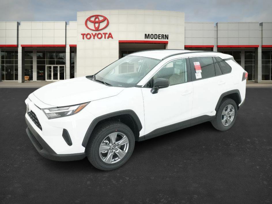 2025 Toyota RAV4 LE's photo