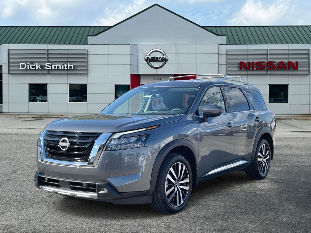 2025 Nissan Pathfinder Platinum photo 3