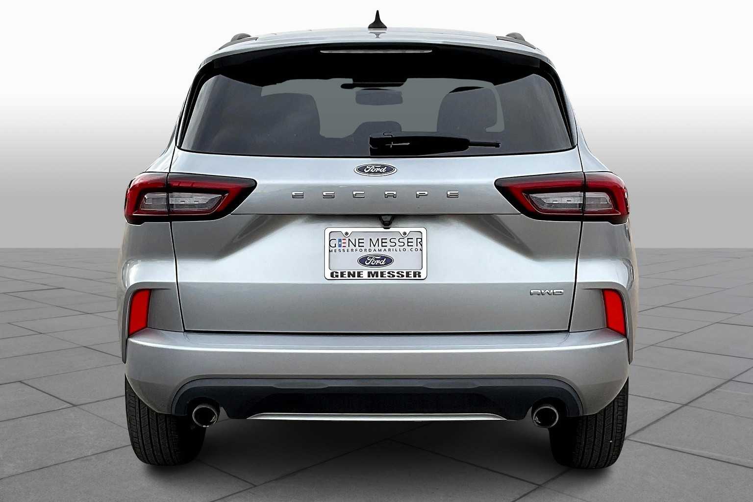2024 Ford Escape ST-Line photo 4