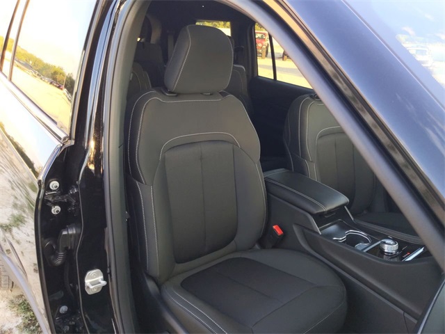 2025 Jeep Grand Cherokee Laredo photo 30