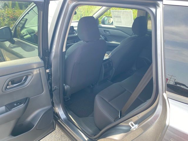 2026 Nissan Rogue S photo 15