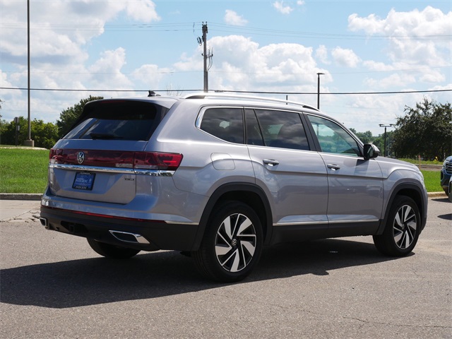 2025 Volkswagen Atlas SEL photo 4