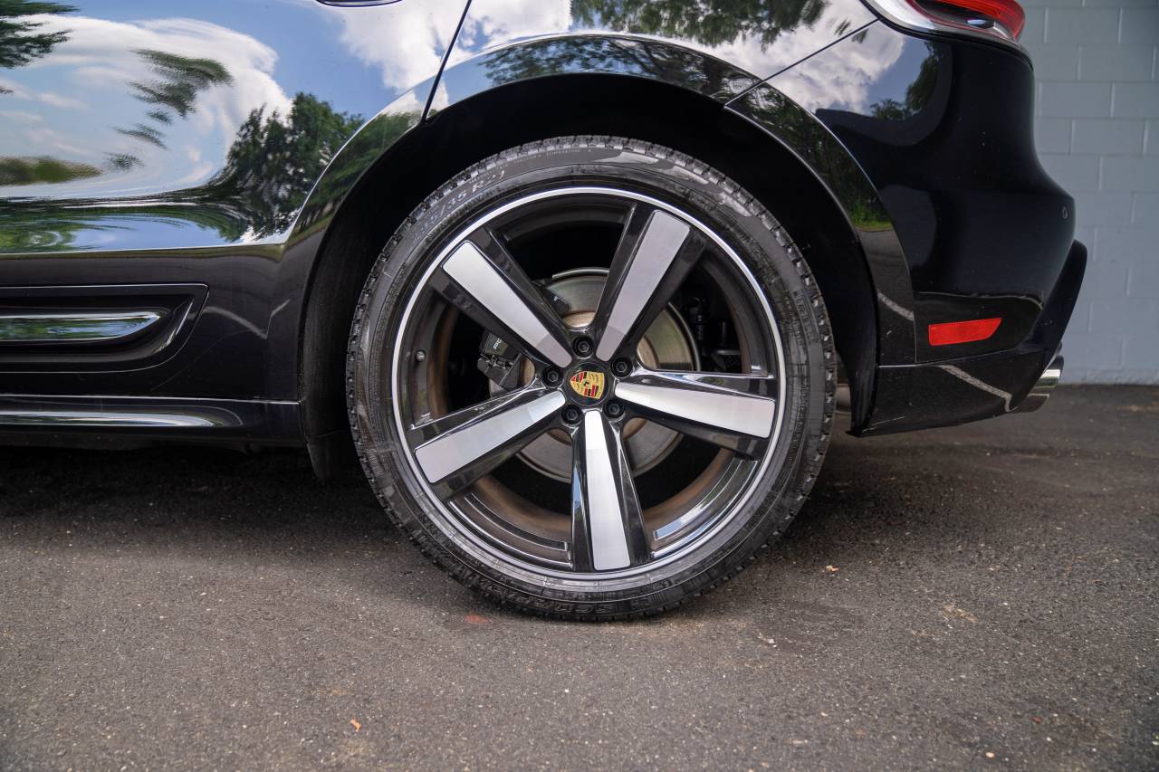 2025 Porsche Macan S photo 11