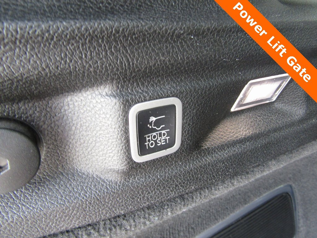 2022 Jeep Grand Cherokee Overland photo 18