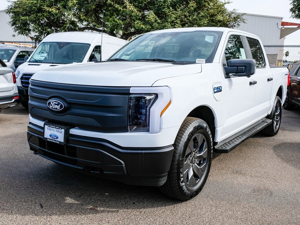 2024 Ford F-150 Lightning photo 3