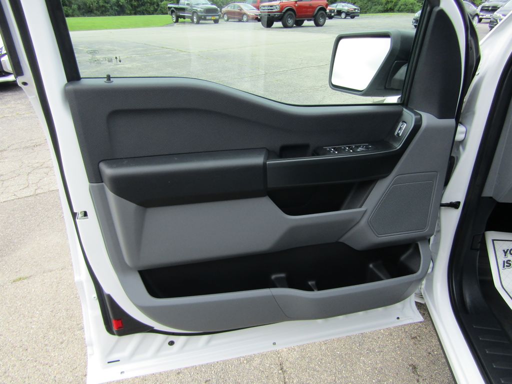 2023 Ford F-150 XL photo 9