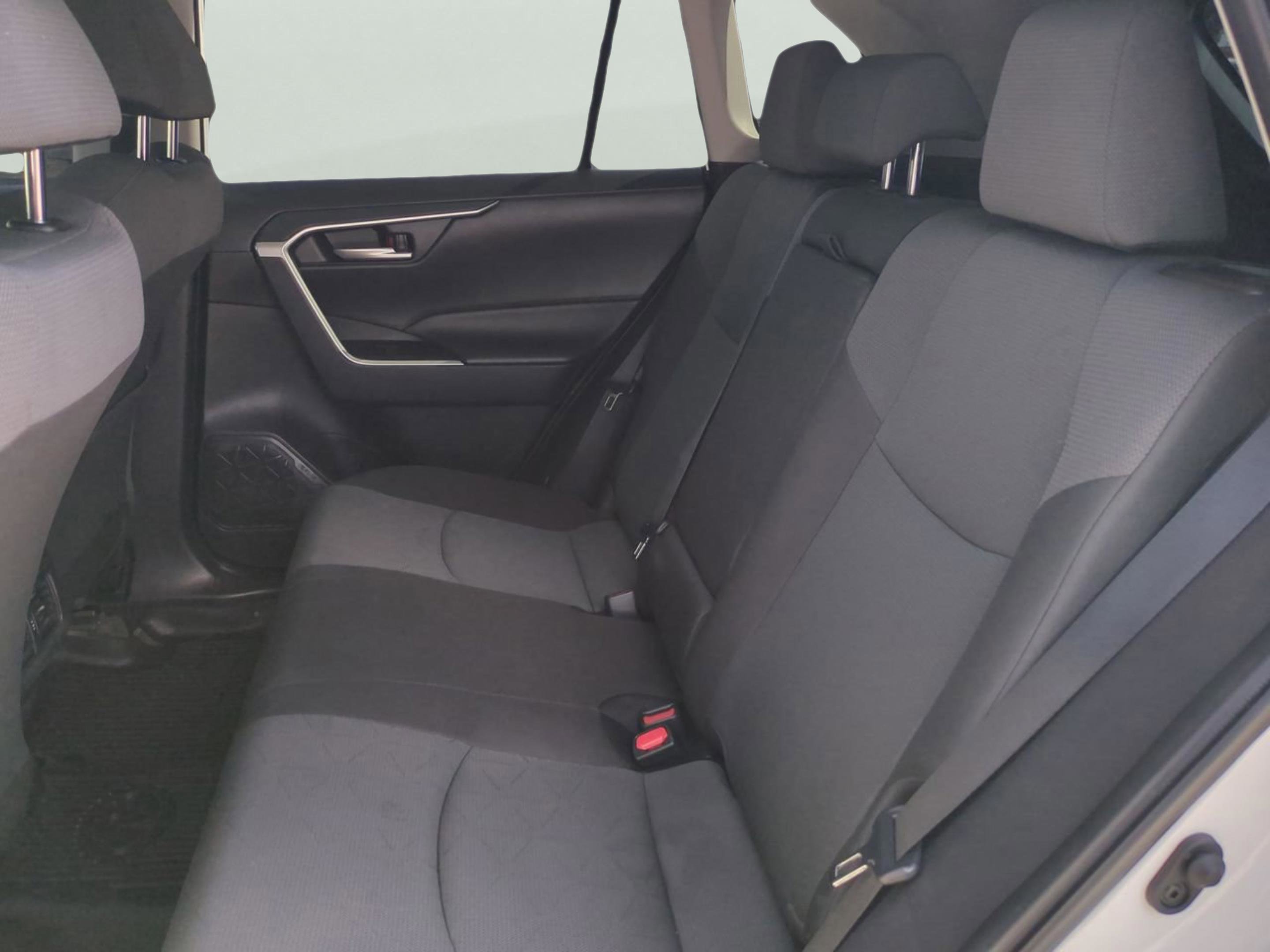 2024 Toyota RAV4 XLE photo 15