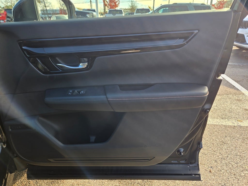 2025 Honda CR-V Hybrid Sport Touring photo 2