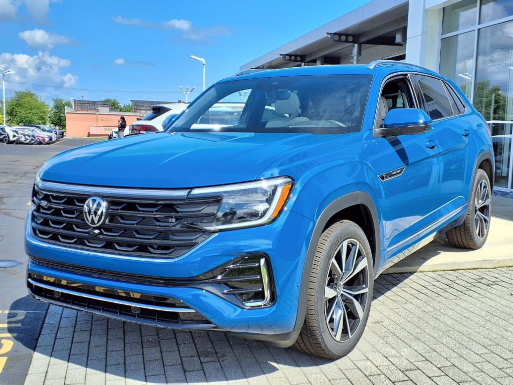 2026 Volkswagen Atlas Cross Sport SEL Premium R-Line photo 2