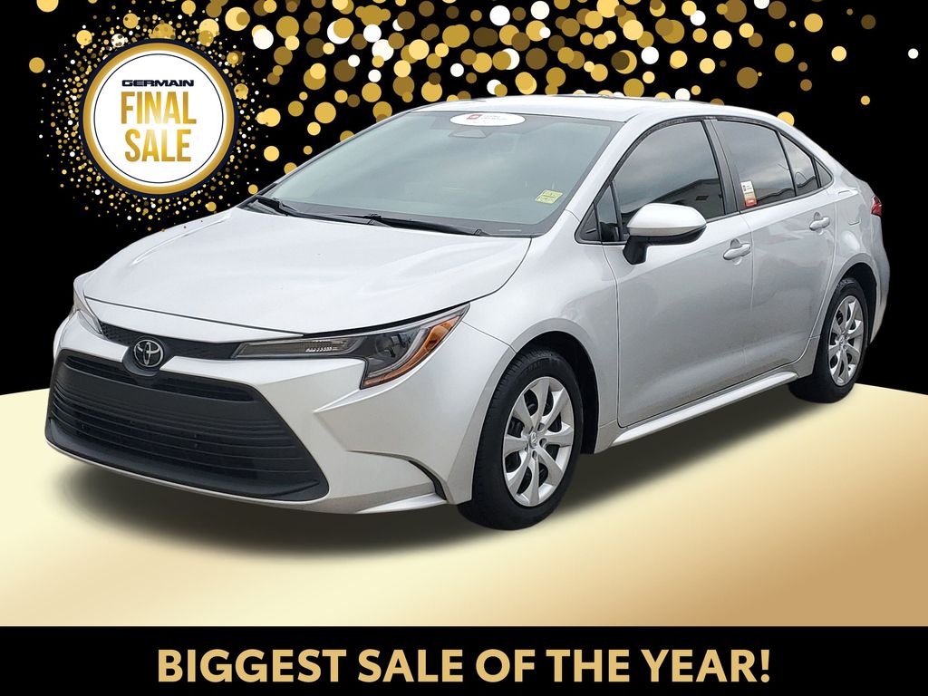 2024 Toyota Corolla LE's photo