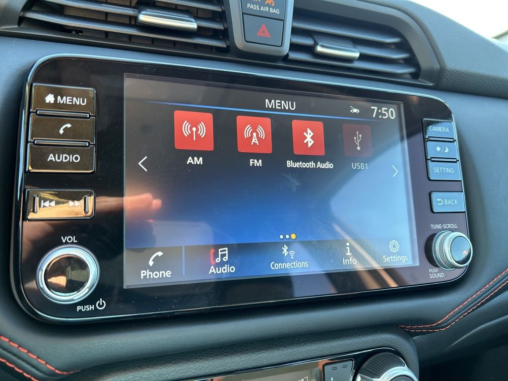 2025 Nissan Versa SR photo 24