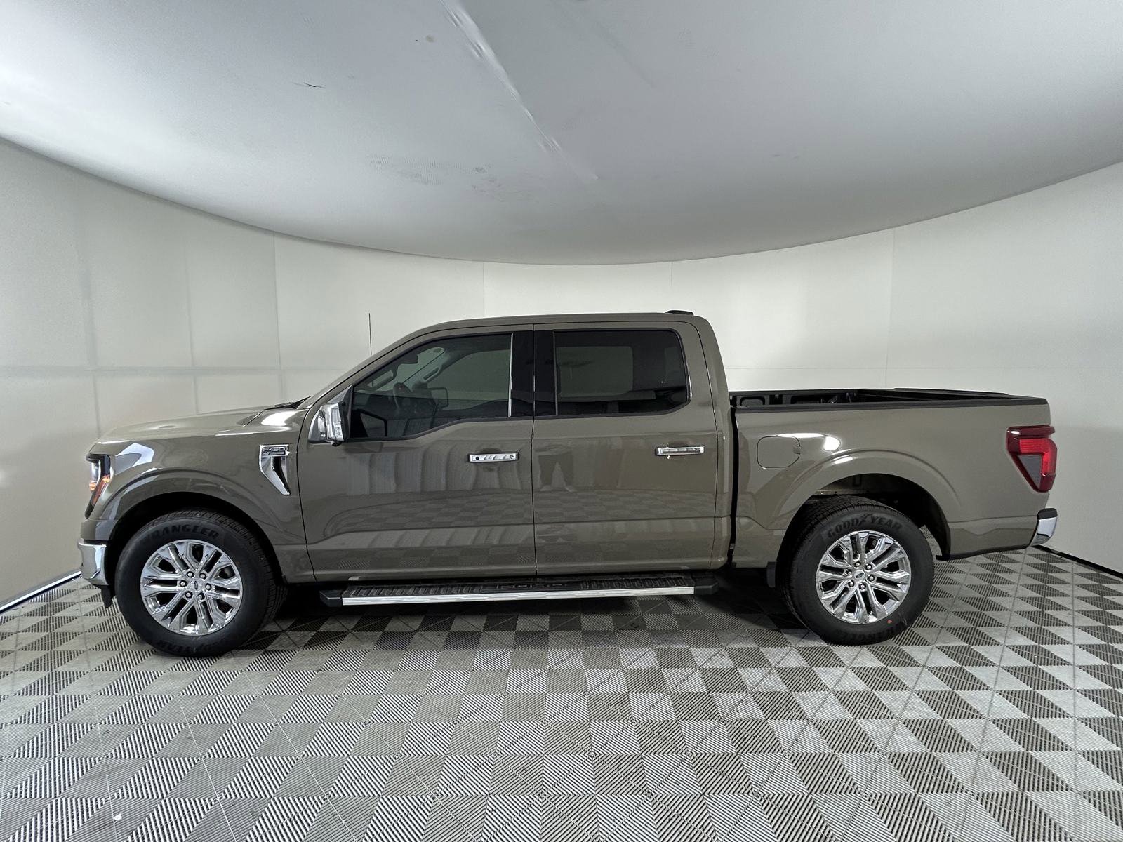 2025 Ford F-150 XLT photo 5