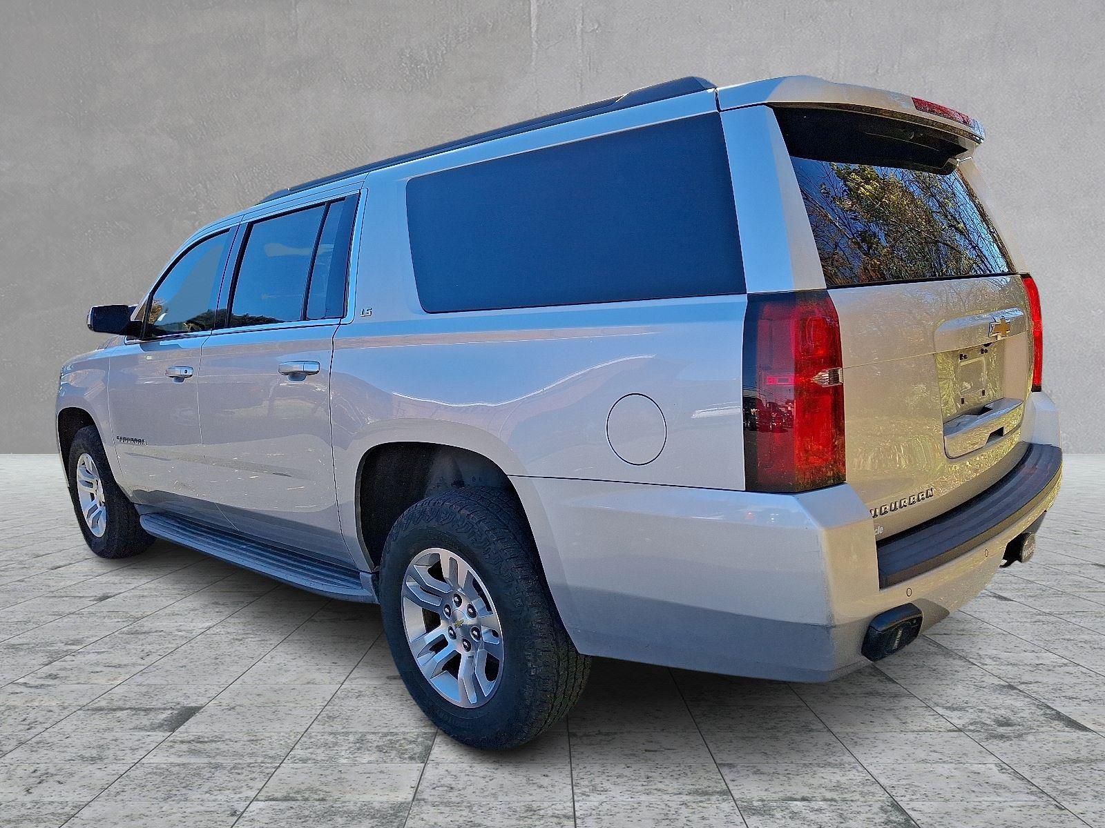 2015 Chevrolet Suburban LS photo 4