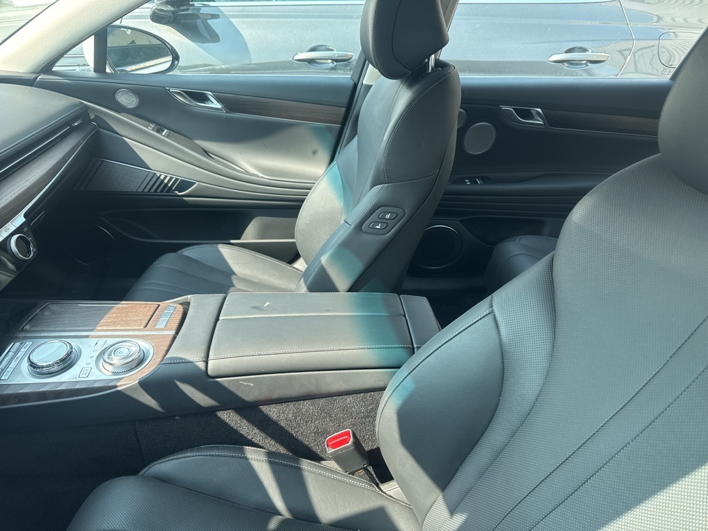 2024 Genesis Electrified G80 photo 2