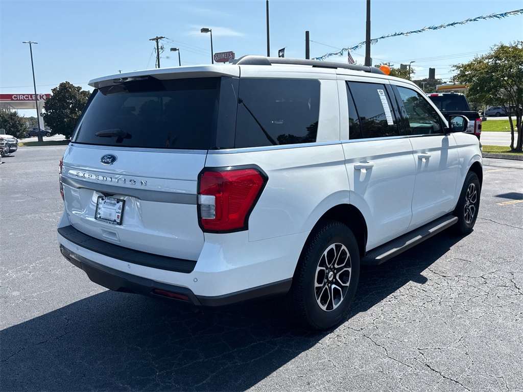 2023 Ford Expedition XLT photo 2