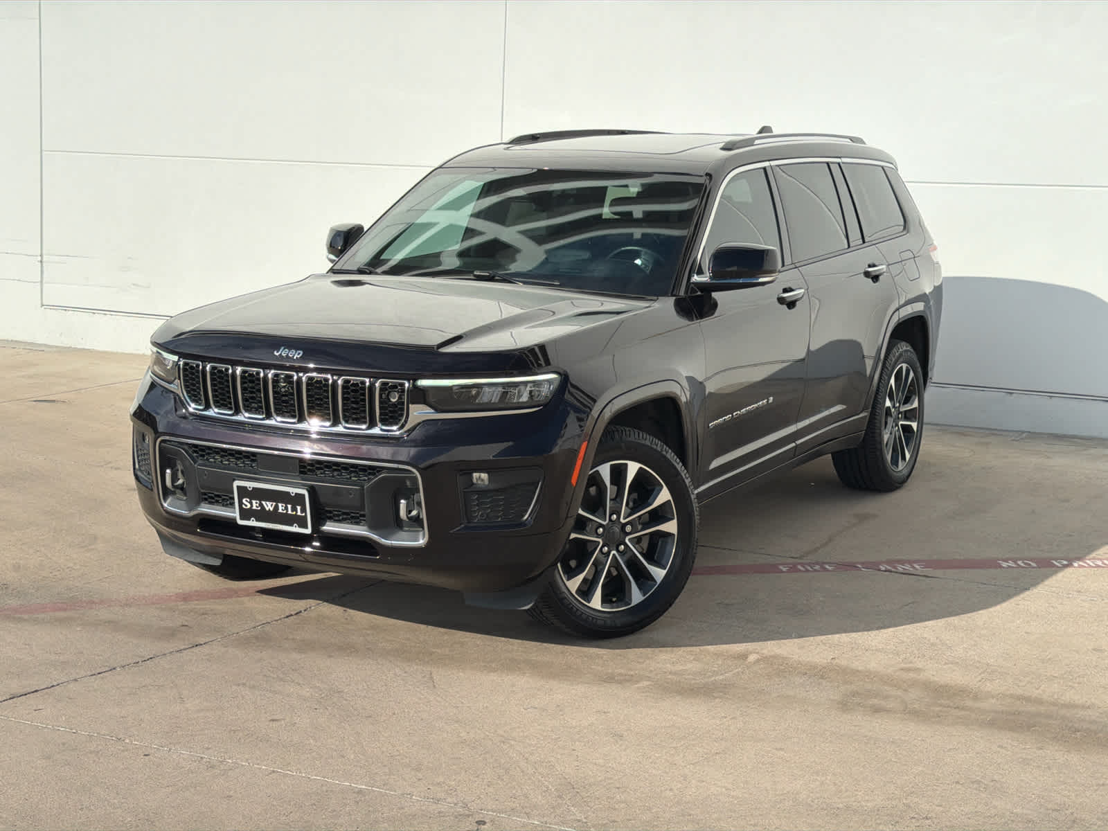 2023 Jeep Grand Cherokee L Overland's photo