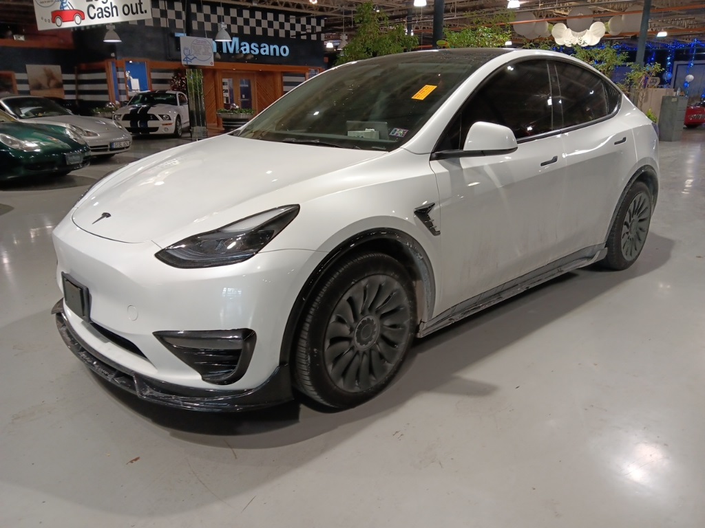 2024 Tesla Model Y Long Range's photo