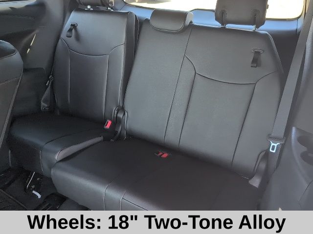 2025 Toyota Sienna Platinum photo 2