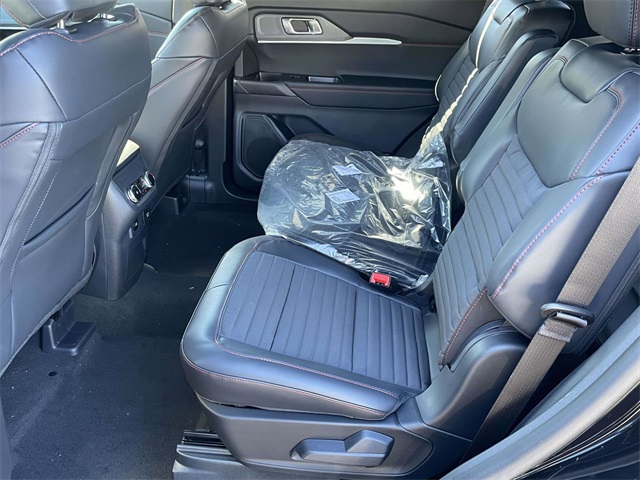 2026 Ford Explorer ST-Line photo 4