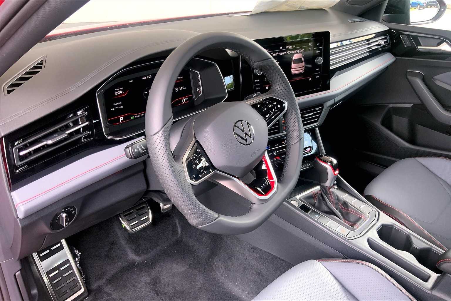 2025 Volkswagen Jetta GLI Autobahn photo 8