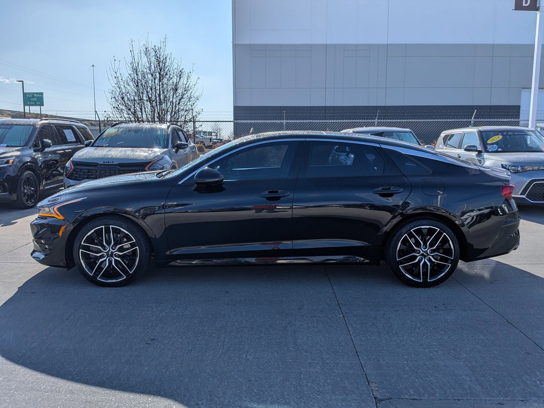 2024 Kia K5 GT photo 2