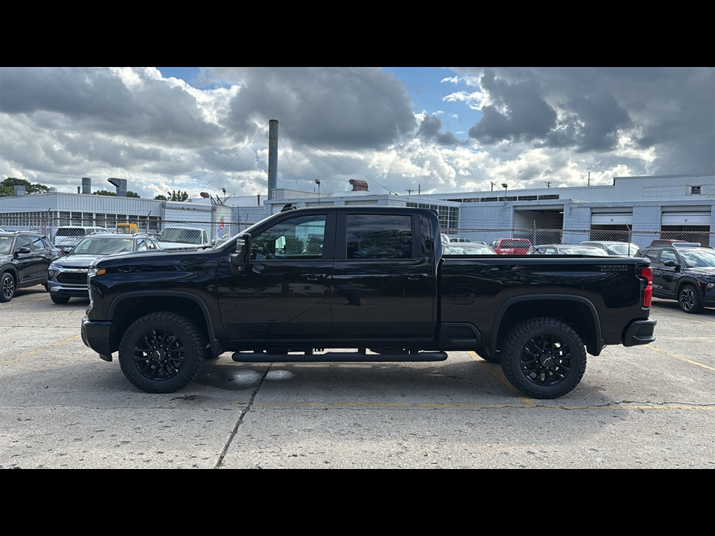 2026 Chevrolet Silverado 2500HD LT photo 2