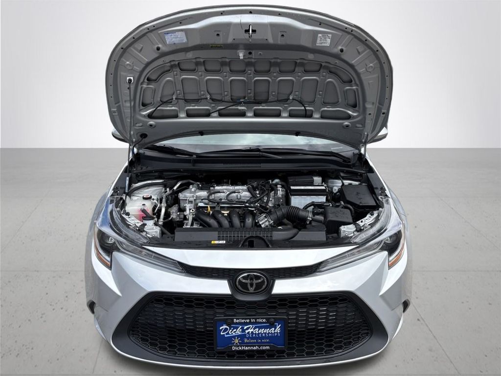 2022 Toyota Corolla LE photo 4