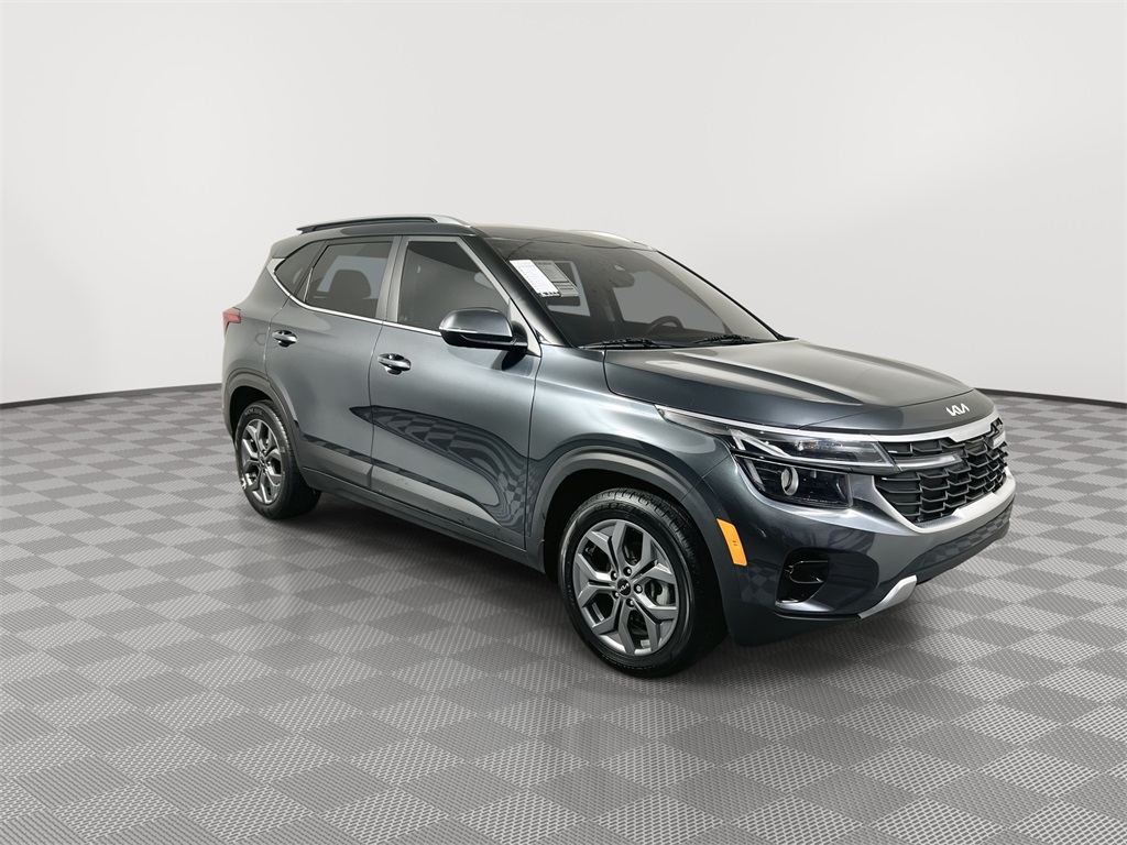 Used 2024 Kia Seltos S with VIN KNDEU2AA3R7579583 for sale in Riviera Beach, FL