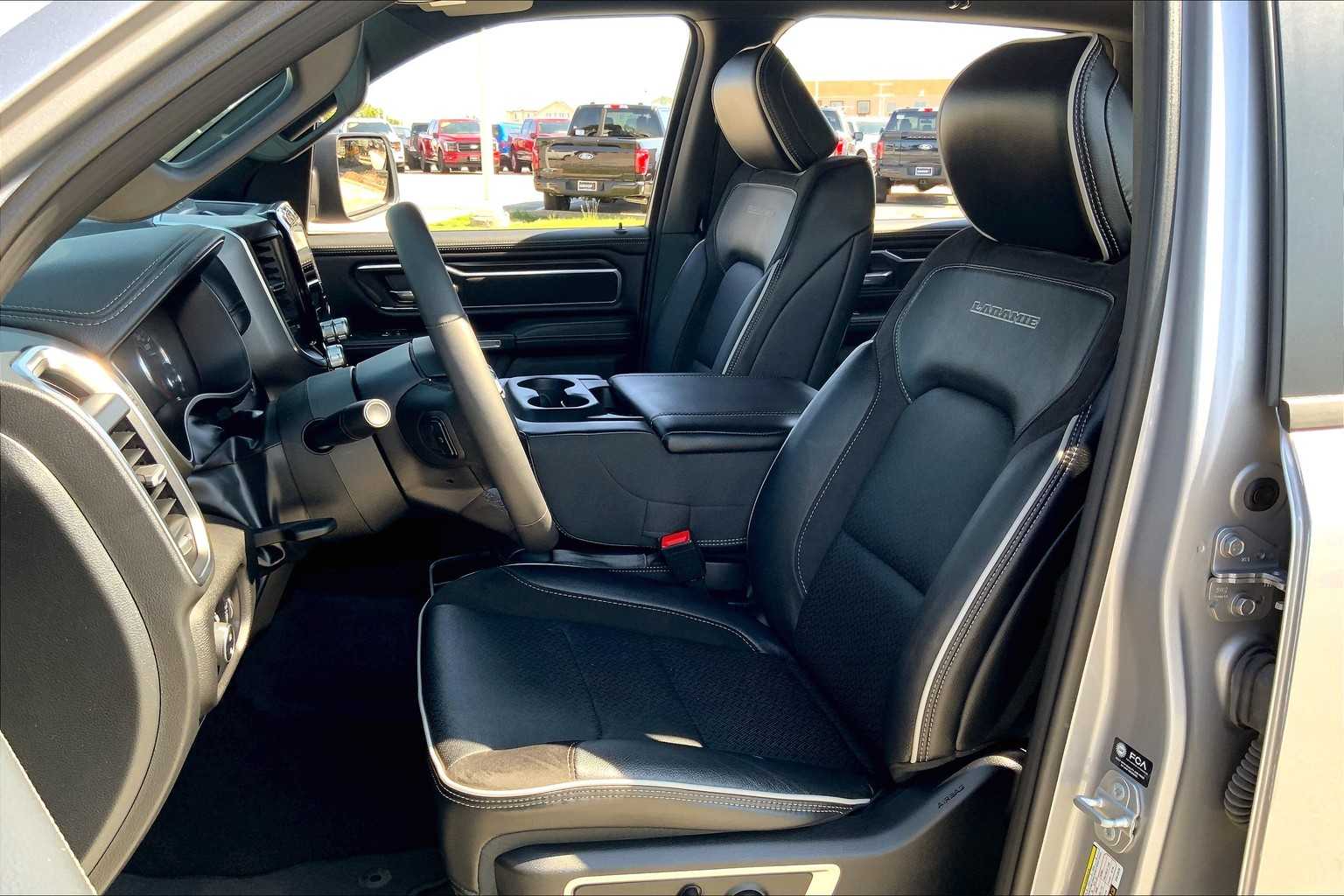 2025 Ram 1500 Laramie photo 7