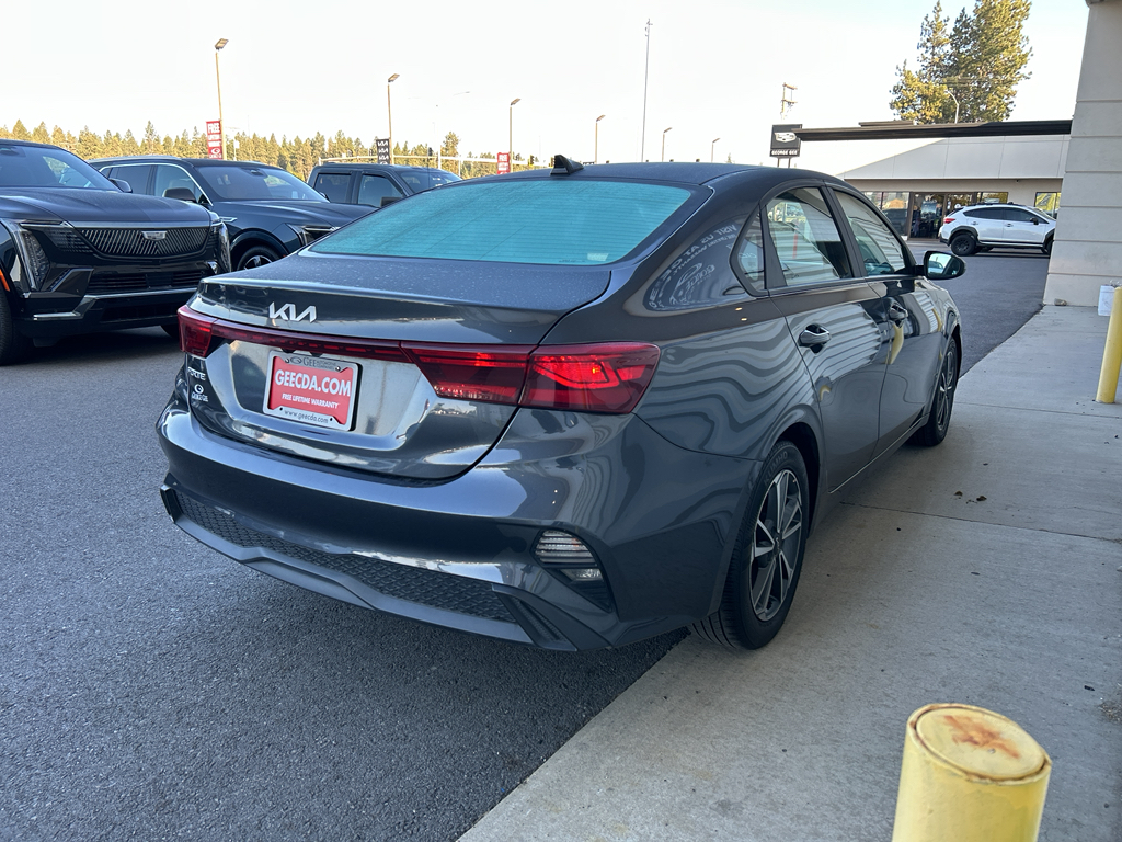 2023 Kia Forte LXS photo 4