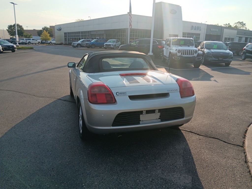 2000 Toyota MR2 Spyder Base photo 8