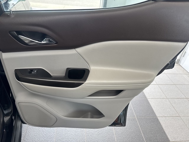 2017 Gmc Acadia SLT photo 9