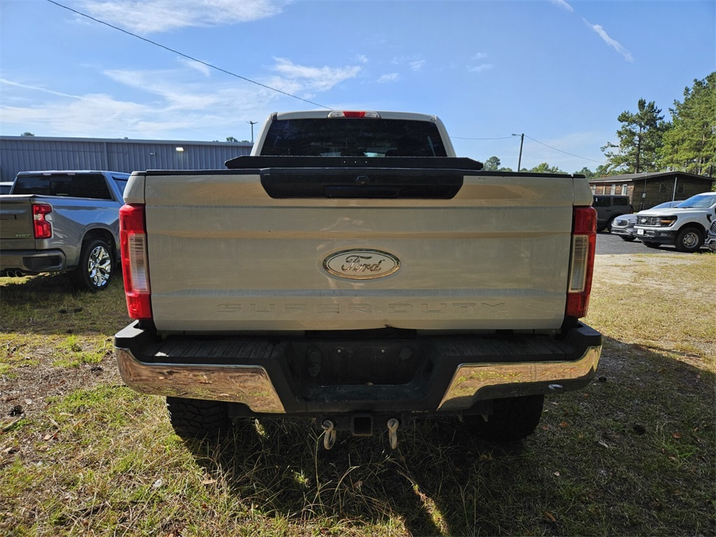2017 Ford F-250 XLT photo 8