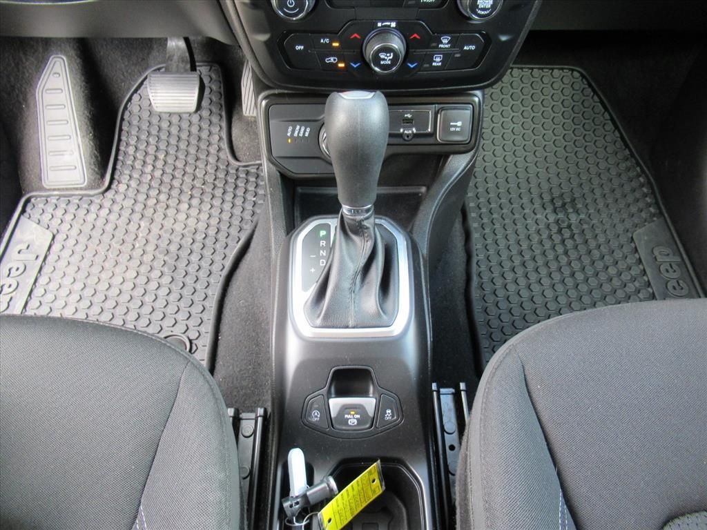2023 Jeep Renegade Altitude photo 19