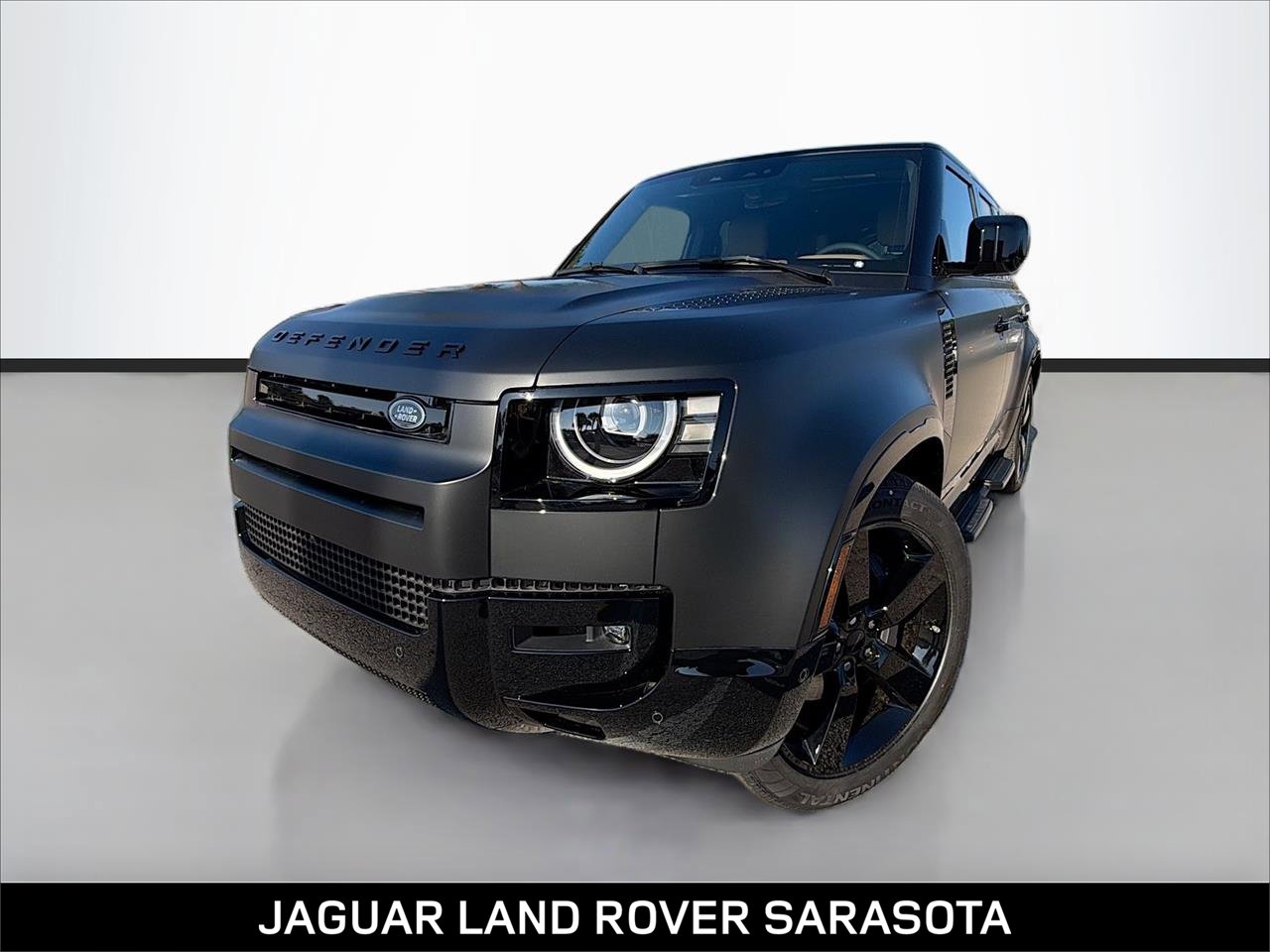 2026 Land Rover Defender X-Dynamic SE's photo