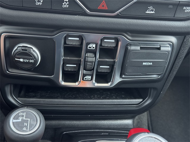 2025 Jeep Gladiator Sport photo 33