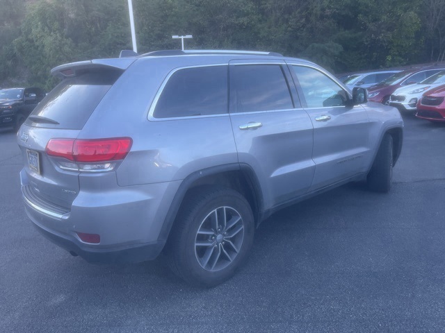 2017 Jeep Grand Cherokee Limited photo 3