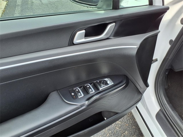 2022 Kia K5 GT-Line photo 13