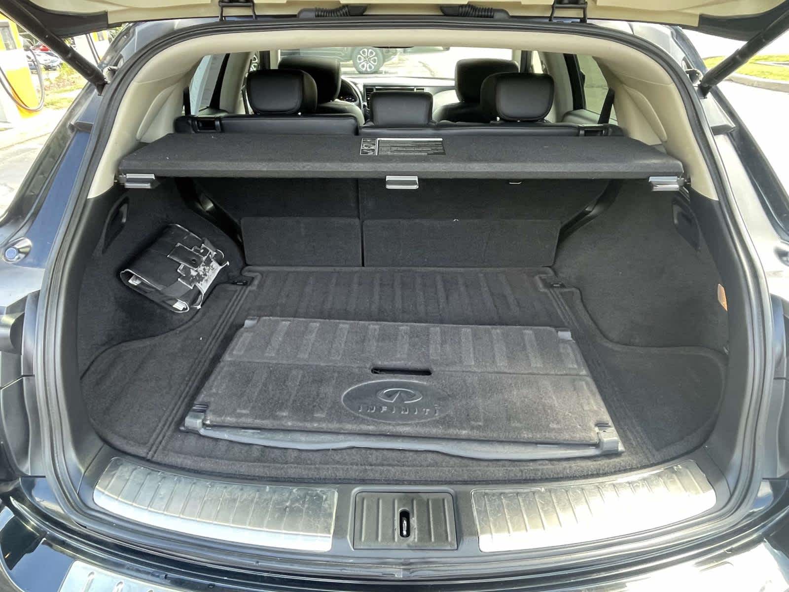 2015 Infiniti QX70 Base photo 15