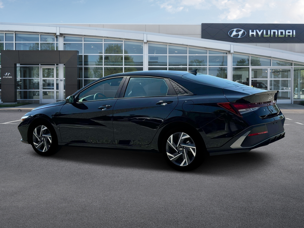 2025 Hyundai Elantra SEL Sport photo 3