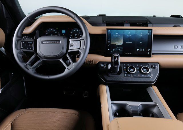 2025 Land Rover Defender 110 V8 photo 12