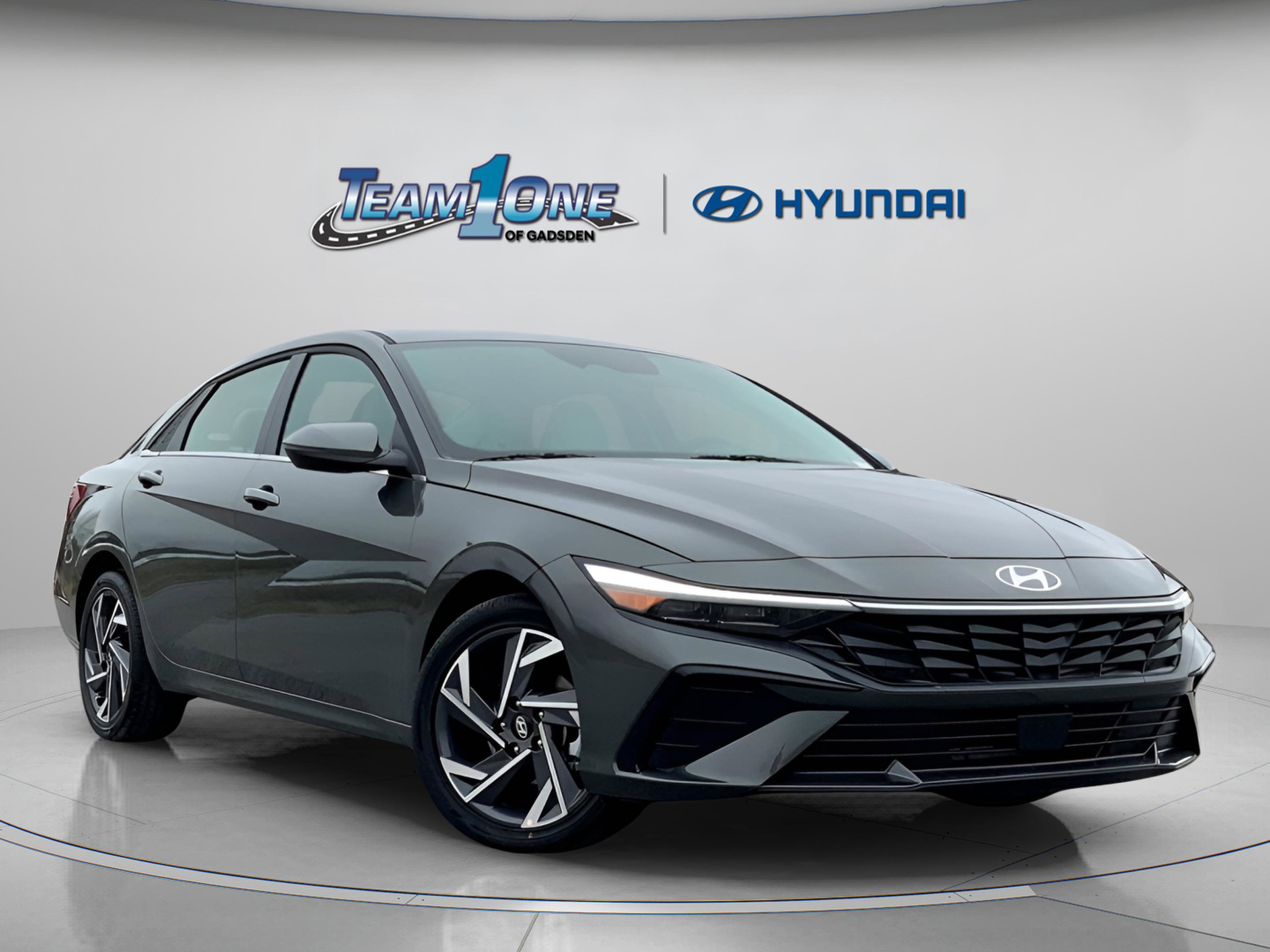 2025 Hyundai Elantra Limited's photo