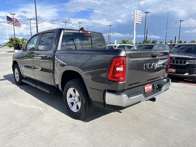 2025 Ram 1500 Tradesman photo 4