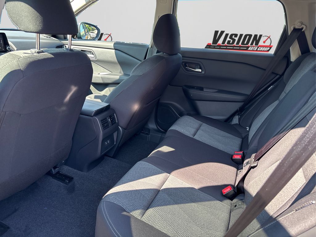 2026 Nissan Rogue SV photo 10