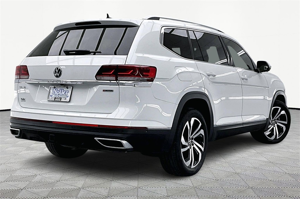 Used 2021 Volkswagen Atlas SEL Premium with VIN 1V2TR2CA8MC533767 for sale in Kansas City